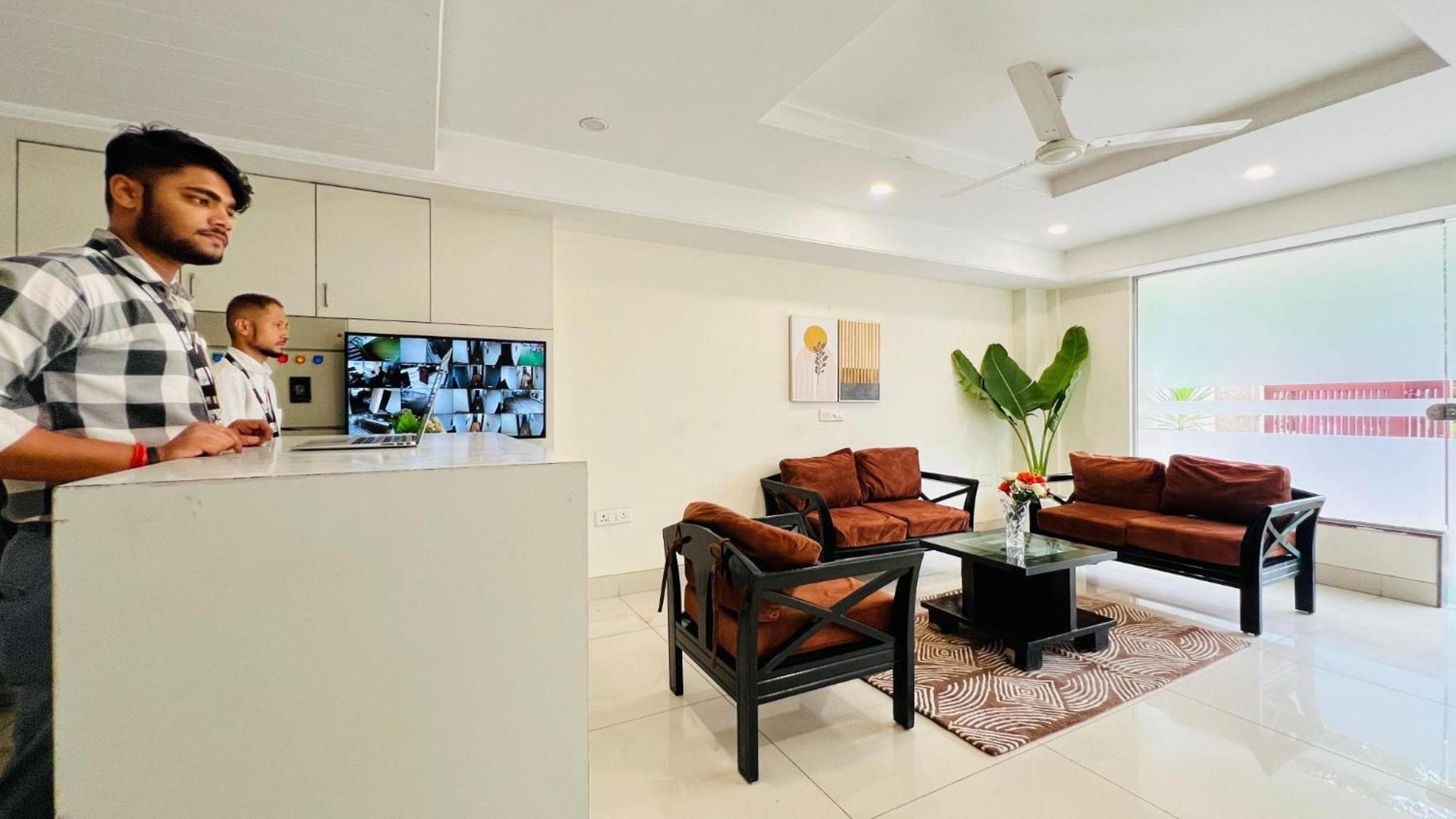 Bluo Studio1 Golf Course Road, Gym, Balcony Garden Gurgaon Esterno foto