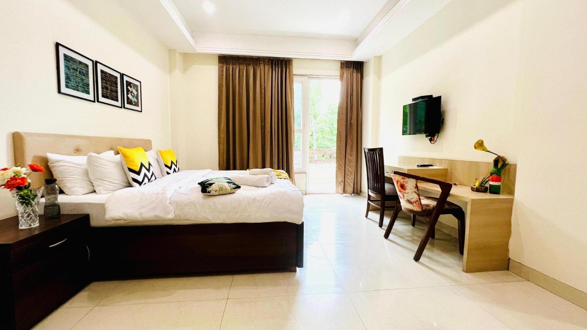 Bluo Studio1 Golf Course Road, Gym, Balcony Garden Gurgaon Esterno foto